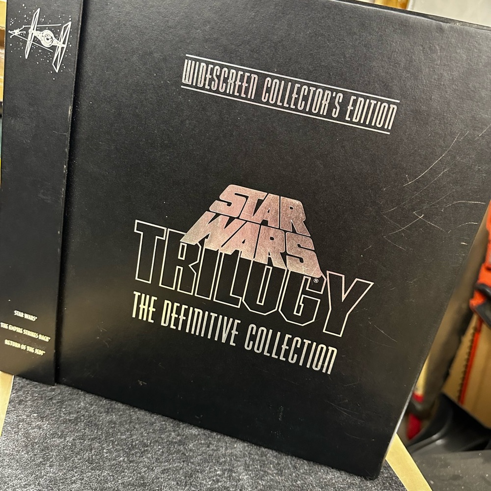 Widescreen Star Wars Trilogy Collector's Edition with book